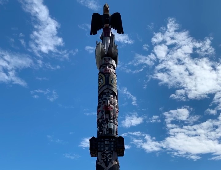 Photo of the Reconciliation Pole, a symbolic totem pole located on the University of British Columbia, Vancouver campus. 