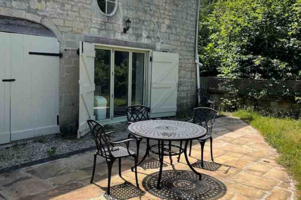 1 bedroom guest house for rent