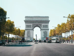 graduate academic rentals paris; Arc De Triomphe, photo by: Jarod Barton