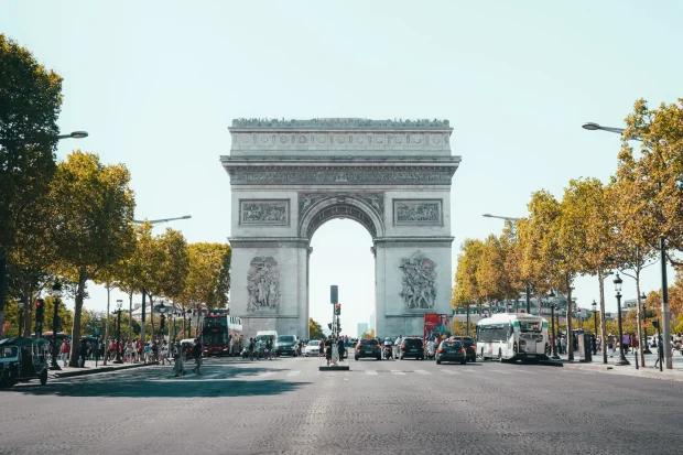 graduate academic rentals paris; Arc De Triomphe, photo by: Jarod Barton